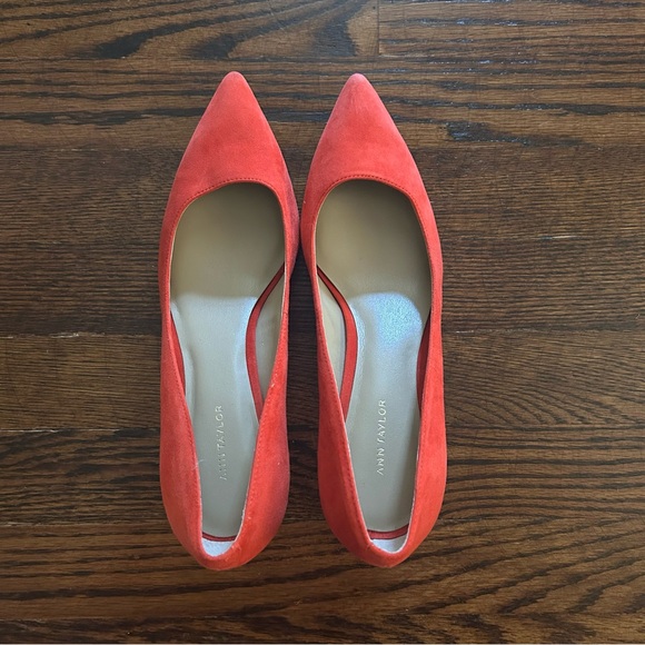Ann Taylor Eryn Red Suede Heels Size 8 - Picture 3 of 11